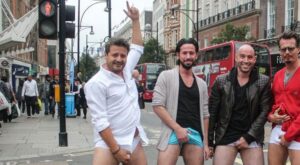 #FeelingNuts, la original campaña para prevenir el cáncer de testículos