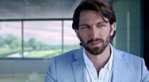 Michiel Huisman, actor de Juego de Tronos, protagoniza el nuevo spot de Chanel nº 5