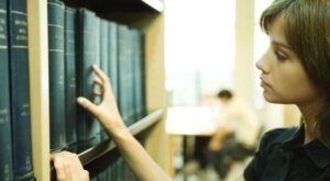 «feminismo» deja de ser un término sexista para la RAE