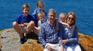 Felipe de Bélgica coge el timón de su país