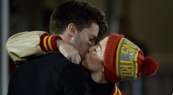 Miley Cyrus y Patrick Schwarzenegger ¡cazados!