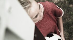 enfemenino se calza las botas por una buena causa