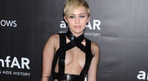 Miley Cyrus, sin censura
