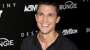 La nueva conquista de Álex González viene con fuerza