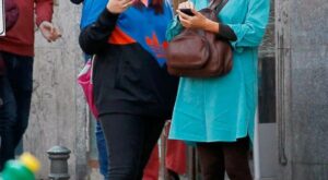 La hija de Zapatero se mete de becaria en la tele