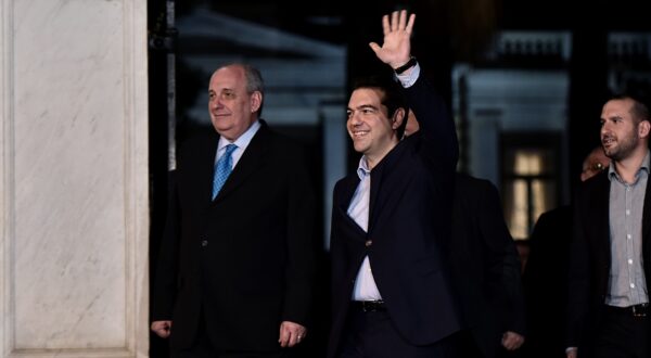 Tsipras anuncia su listado de ministros entre los que no hay ninguna mujer