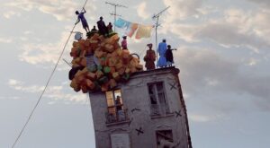 Tirar la casa por la ventana