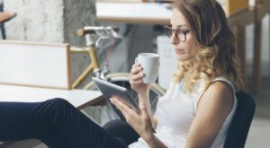 Las mujeres españolas tardan una media de 18 meses en volver a encontrar trabajo