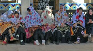 Irán pretende aumentar la natalidad violando los derechos de las mujeres