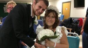 Una pareja contrae matrimonio en el hospital cuando a ella le quedan 48 horas de vida