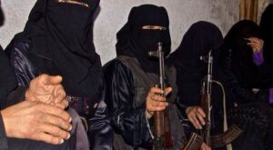 Mujeres que reprimen a otras mujeres