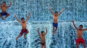 25 imágenes de niños jugando alrededor del mundo
