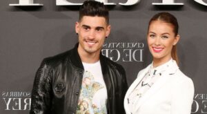 Desiré Cordero desmiente su ruptura con un apasionado beso