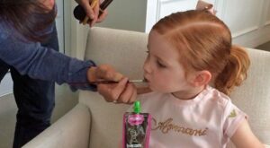 La pequeña estilista de tres años que triunfa con sus consejos de moda en Instagram