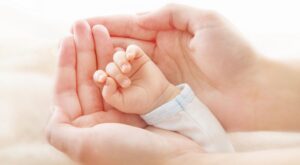 Consejos para los cuidados del bebé durante el segundo mes