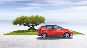 Cuéntanos las mentirijillas que dices a tus hijos para salirte con la tuya y gana un viaje a PortAventura con el Nuevo Ford C-MAX