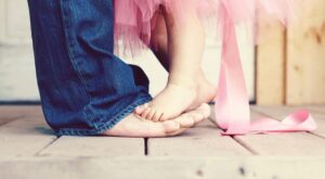 Papás «DILF’s»: 20 imágenes con sus peques que te enamorarán