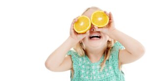 Consejos para hidratar (bien) a tus hijos este verano