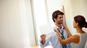 Mi chico tiene estrés laboral, ¿cómo ayudarle?