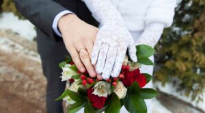 Guantes de novia: ¿cómo se llevan?