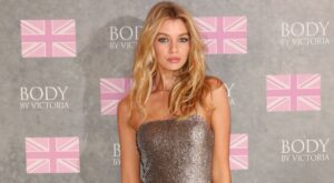 El estilo de Stella Maxwell, la novia de Miley Cyrus