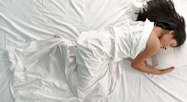 ¿El picor no te deja dormir? Trucos para dejar de sufrir en esas largas noches