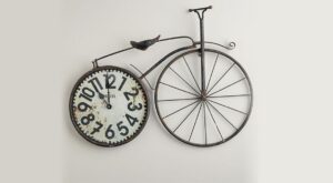 Deco-bike, el arte de reciclar ruedas de bici para decorar la casa