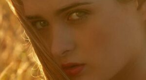 Nela Zisser, la modelo australiana que come 12 dónuts en segundos