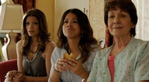 20 cosas que sólo una adicta a las series comprende