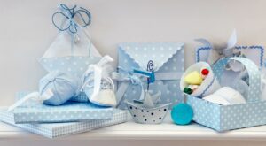 ¿Te han invitado a un bautizo? Aquí tienes algunas ideas de regalos originales para bebés