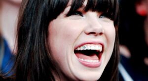 Tatuaje dental, la última locura sólo apta para los más modernos