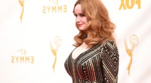 20 mujeres que saben dar el «do de pecho» con sus escotes