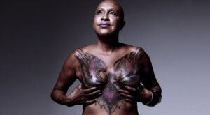 41 preciosos tatuajes para cubrir las cicatrices de una mastectomía