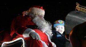 Un pueblo adelanta dos meses la Navidad para que un niño enfermo de cáncer pueda disfrutarla
