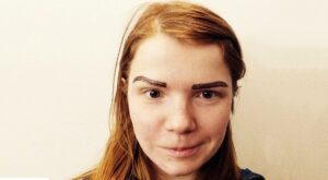 Reinas del anti-maquillaje: Las peores cejas de la historia de la humanidad