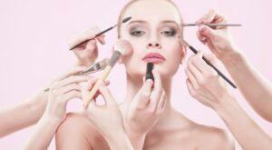 Internet, el paraíso de las adictas al maquillaje