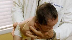 «The Hold», la curiosa técnica que calma al instante los llantos del bebé