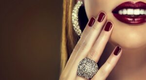 Pon tus uñas a punto esta Navidad