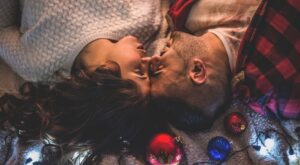 ¡Hot, hot, hot! 10 posturas navideñas del kamasutra para disfrutar del calor de las fiestas
