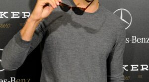 Cinco razones (y muchas fotos) por las que Andrés Velencoso es el hombre ideal