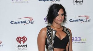 Demi Lovato, antes muerta que sencilla, peor look de la semana