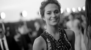 Copia el look de Alicia Vikander en 5 pasos