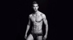 ¡A golpe de tableta! Los famosos que han sido imagen de calzoncillos