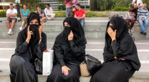 Prohíben la entrada a mujeres en un Starbucks de Arabia Saudí