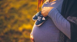 ¿En qué amigos podrías inspirarte para ponerle nombre a tu bebé?