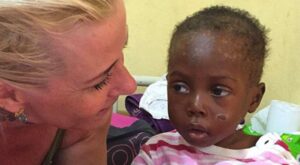 Hope, te contamos la historia del «niño brujo» abandonado en Nigeria