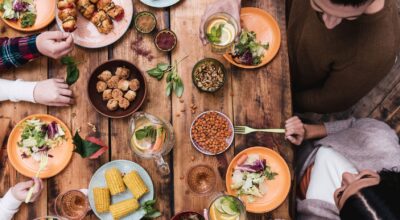 ¿Tienes invitados? Te enseñamos a preparar la cena perfecta