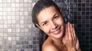 Las expertas opinan sobre el desmaquillador bajo la ducha de NIVEA