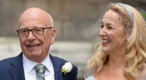 Londres se tiñe de azul para celebrar la boda de Rupert Murdoch y Jerry Hall