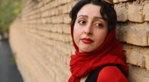 Sara Najafi, la cantante que ha liberado la voz de las mujeres en Irán